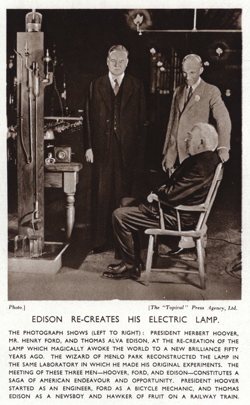 Thomas Edison znovu vytváří své elektrické světlo pro prezidenta Herberta Hoovera a Henryho Forda (černobílá fotografie) od American Photographer (after)