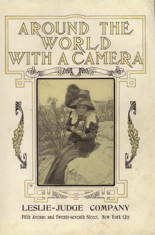 Ilustrace na titulní straně k filmu Cesta kolem světa s fotoaparátem (černobílá fotografie) od American Photographer (after)