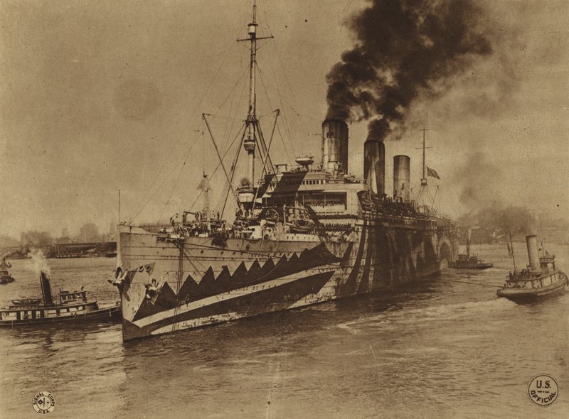 Amerika v první světové válce: "Leviathan", původně německý osobní parník "Vaterland", vyplouvá z Hobokenu do Francie (čb fotografie) od American Photographer
