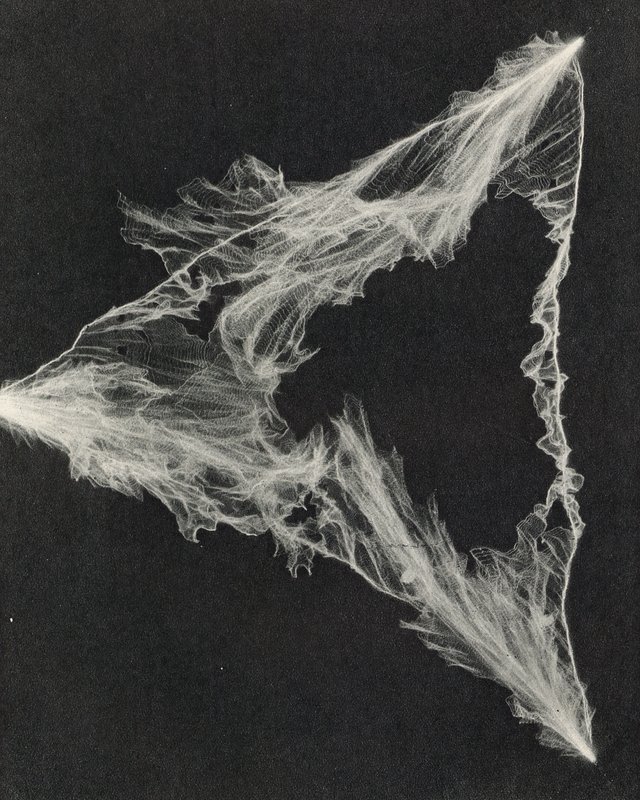 Umělý blesk vyrobený v laboratoři (čb fotografie) od American Photographer