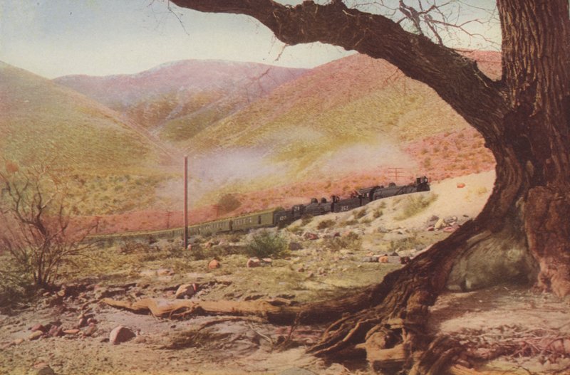 Výstup na průsmyk Cajon Pass, Kalifornie (kolorovaná fotografie) od American Photographer