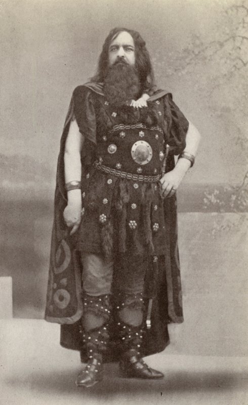 Edouard de Reszke jako Hagen ve filmu "Gotterdammerung" (čb foto) od American Photographer