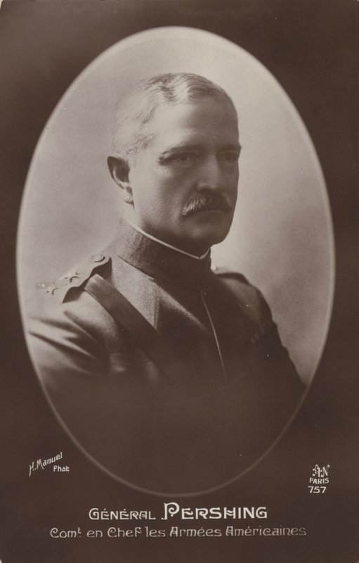 Generál John J. Pershing (čb fotografie) od American Photographer