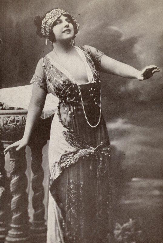Geraldine Farrar jako "Tosca" (čb fotografie) od American Photographer