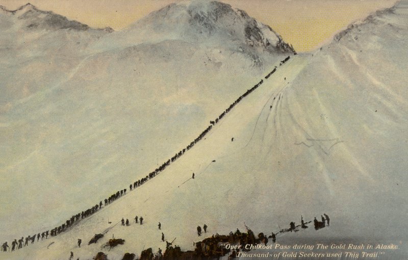 Hledači zlata překračující průsmyk Chilkoot během aljašské zlaté horečky, 1896-1899 (barevné fotografie) od American Photographer