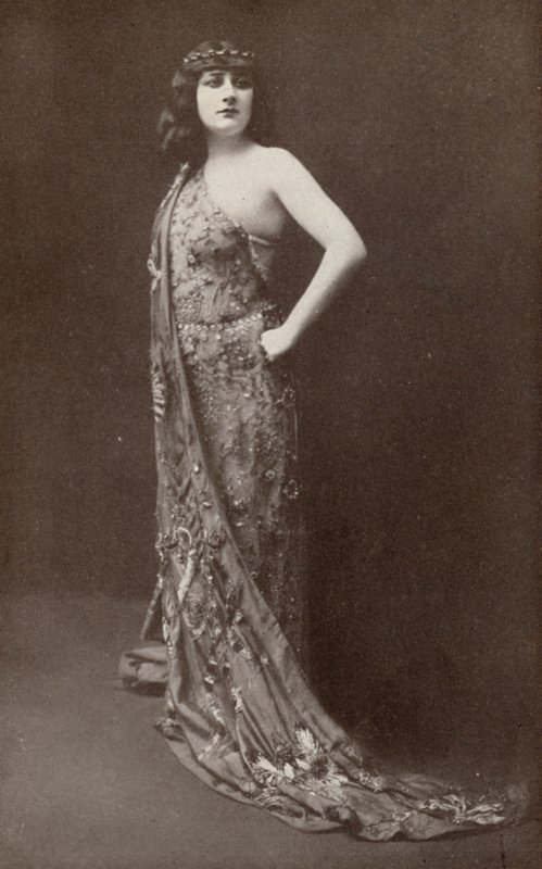 Mary Garden jako "Salome" (čb fotografie) od American Photographer