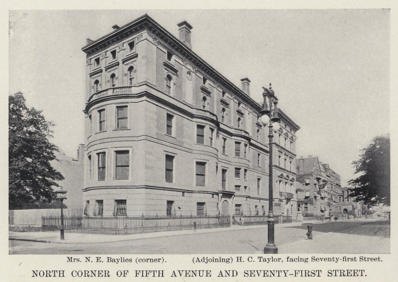 Severní roh Páté Avenue a Sedmdesátá první ulice (černobílá fotografie) od American Photographer