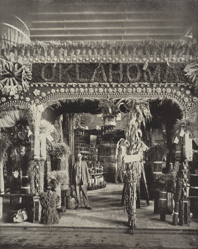 Oklahomský pavilon v zemědělské budově od American Photographer
