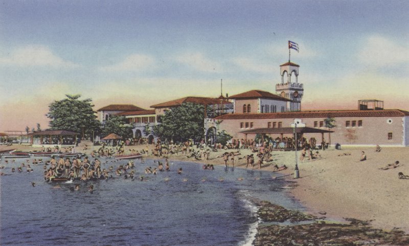 Marianao Beach, Marianao Bathing Beach (barevné fotografie) od American Photographer