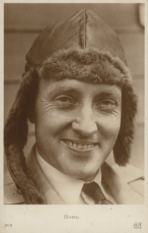 Richard E. Byrd, americký námořní důstojník, letec a průzkumník (čb fotografie) od American Photographer