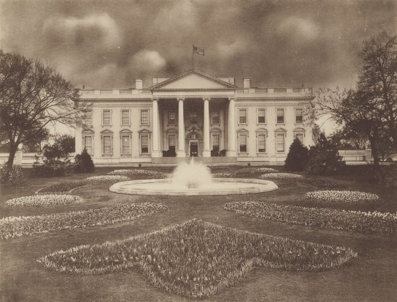 Bílý dům (čb fotografie) od American Photographer