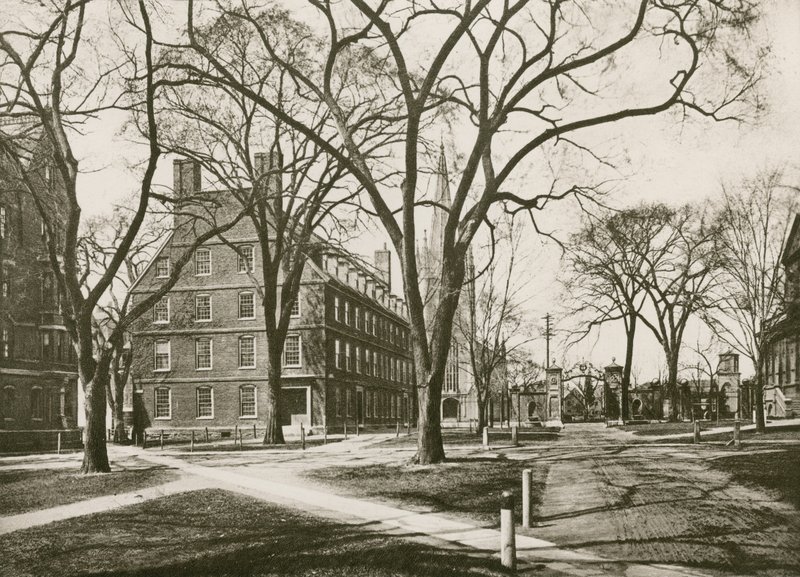 Massachusetts Hall, Harvard University, Cambridge (hlubotisk) od American School