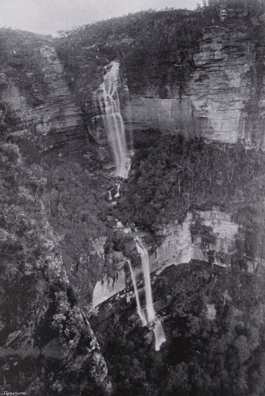 Nový Jižní Wales: Wentworth Falls (černobílá fotografie) od Australian Photographer