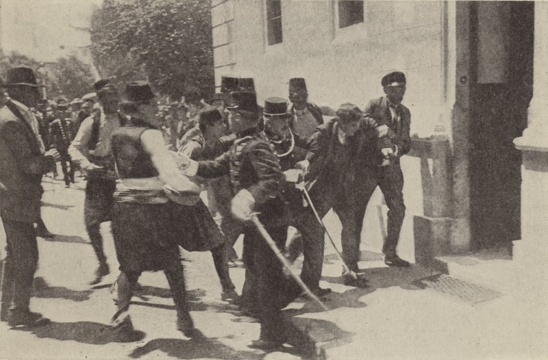 Zatčení Gavrila Principa poté, co v Sarajevu zavraždil arcivévodu Františka Ferdinanda Rakouského od Austrian Photographer