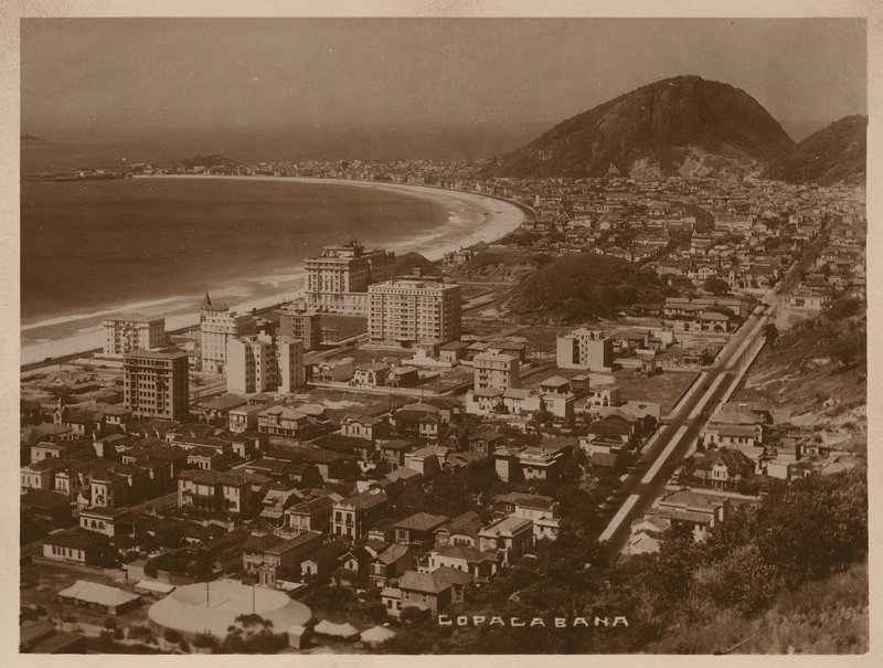 Copacabana, Rio de Janeiro (čb fotografie) od Brazilian Photographer