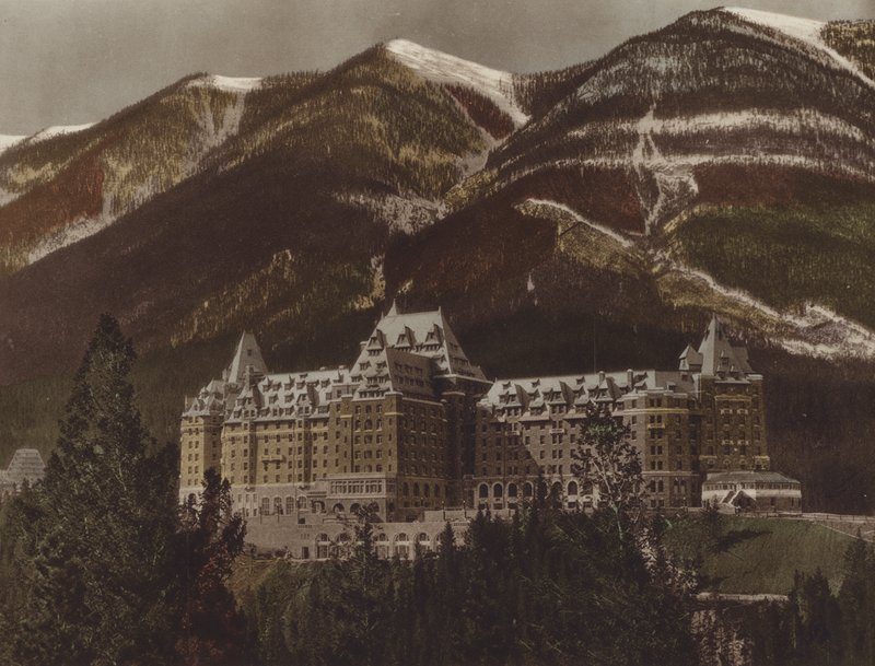 Banff Springs Hotel (barevná fotografie) od Byron Hill Harmon