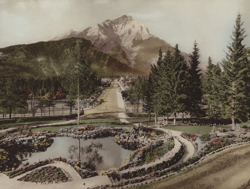 Cascade Mountain and Reflection Pool, Banff (barevné foto) od Byron Hill Harmon