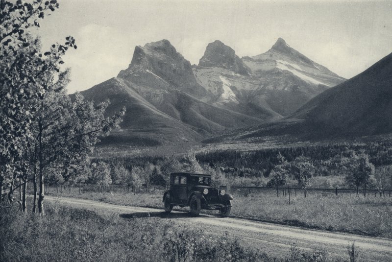 Kanadské Skalisté hory: (čb fotografie): Tři sestry, Banff (čb fotografie) od Canadian Photographer