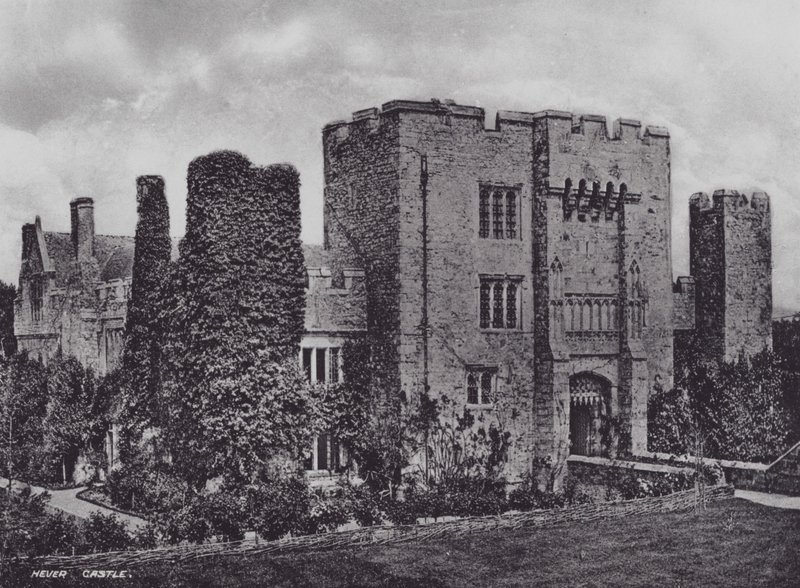 Hrad Hever (čb fotografie) od Charles Essenhigh Corke