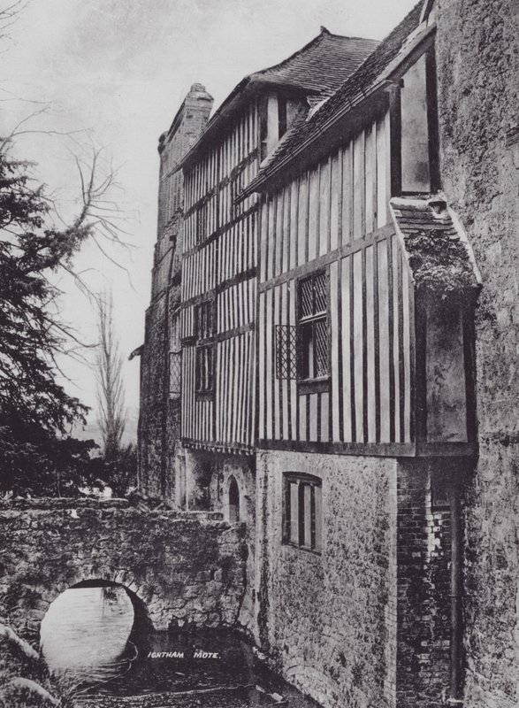 Ightham Mote (černobílá fotografie) od Charles Essenhigh Corke