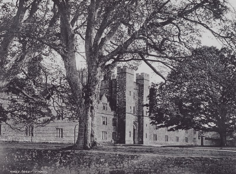 Knole, západní fronta (č/b foto) od Charles Essenhigh Corke