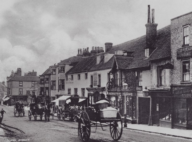 Sevenoaks: High Street (černobílá fotografie) od Charles Essenhigh Corke