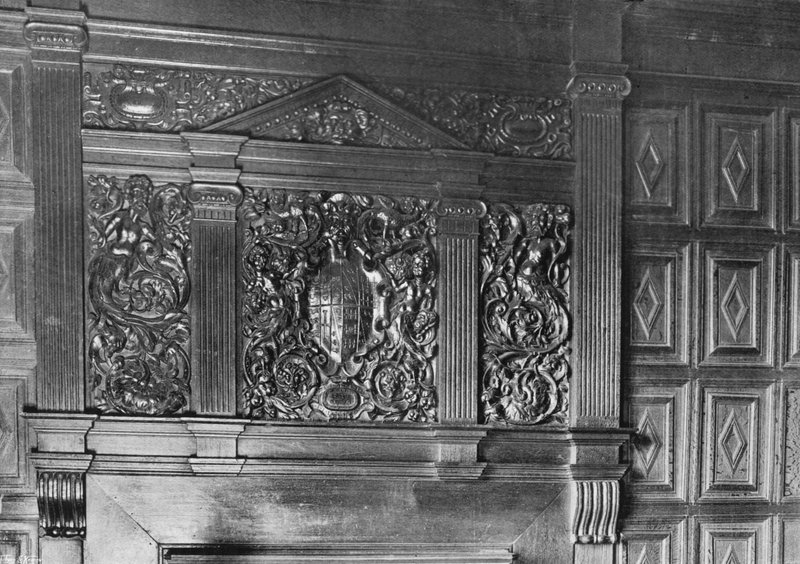 Komínový nástavec, Boyntonův pokoj, datum 1575 od Charles Latham