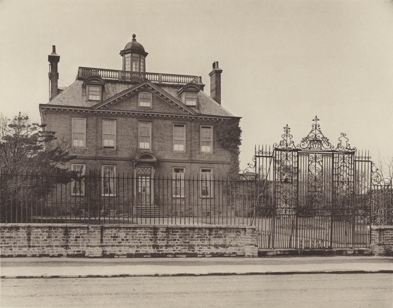 Eagle House, Mitcham od Charles Latham