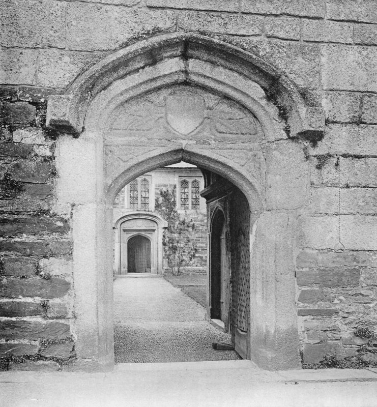 Brána žuly (černobílá fotografie) od Charles Latham