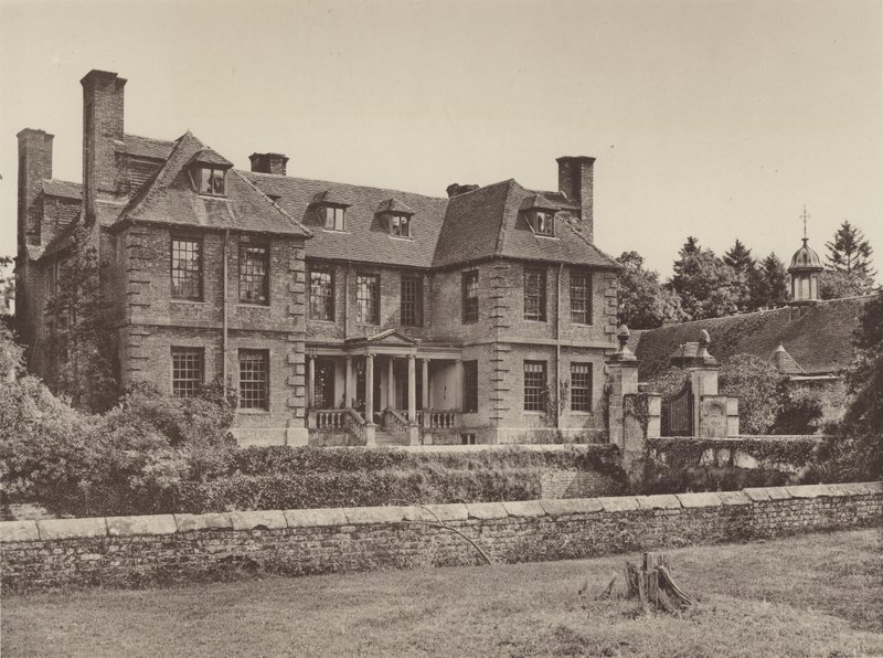Groombridge Place, Sussex, západní fronta od Charles Latham