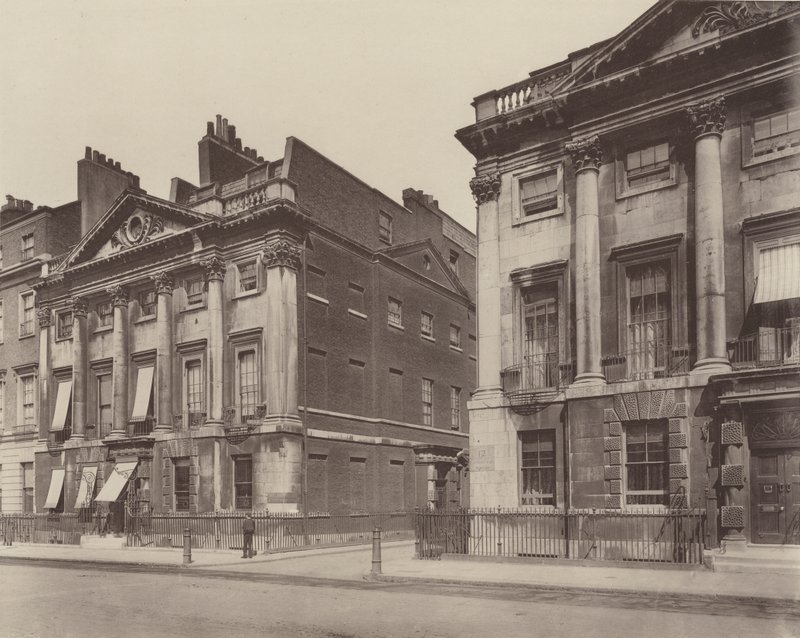 Dům v Cavendish Square, West od Charles Latham