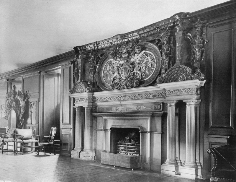 V Dlouhé galerii od Charles Latham