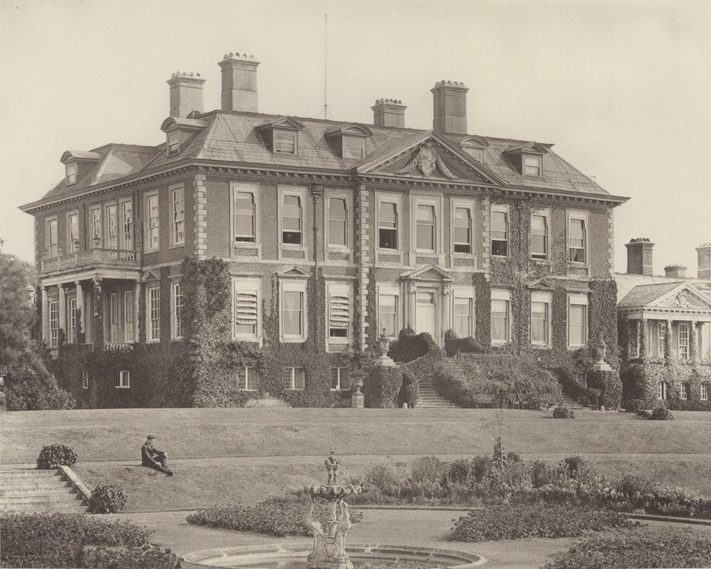 Melton Constable, Norfolk, zahradní fronta od Charles Latham