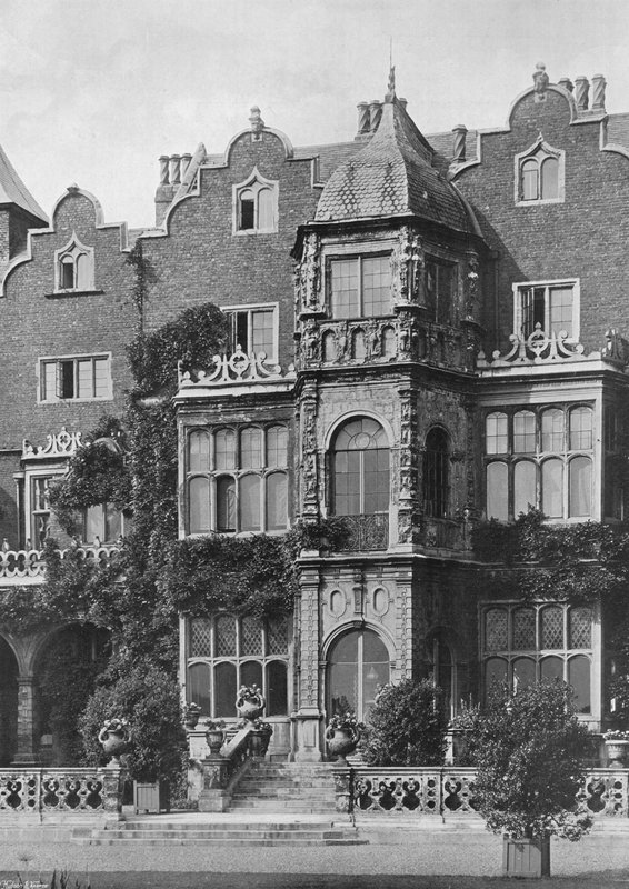 The Bay, South Front (č/b foto) od Charles Latham