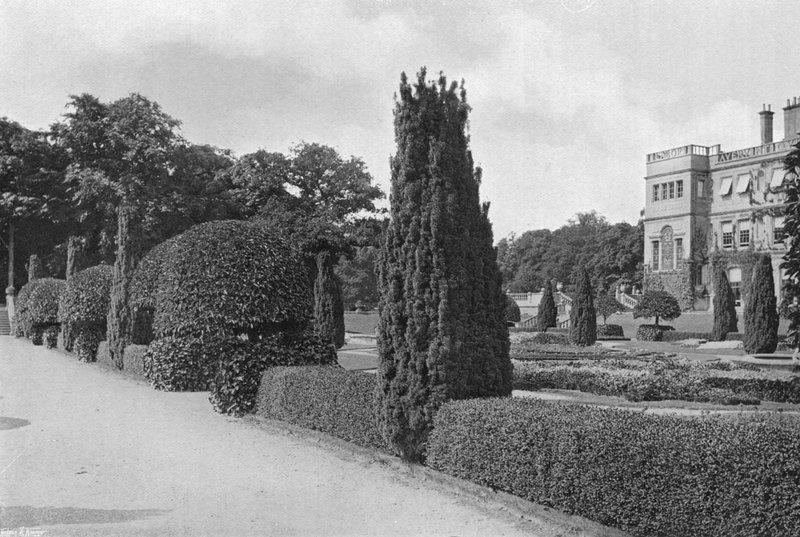Centrální procházka od Charles Latham