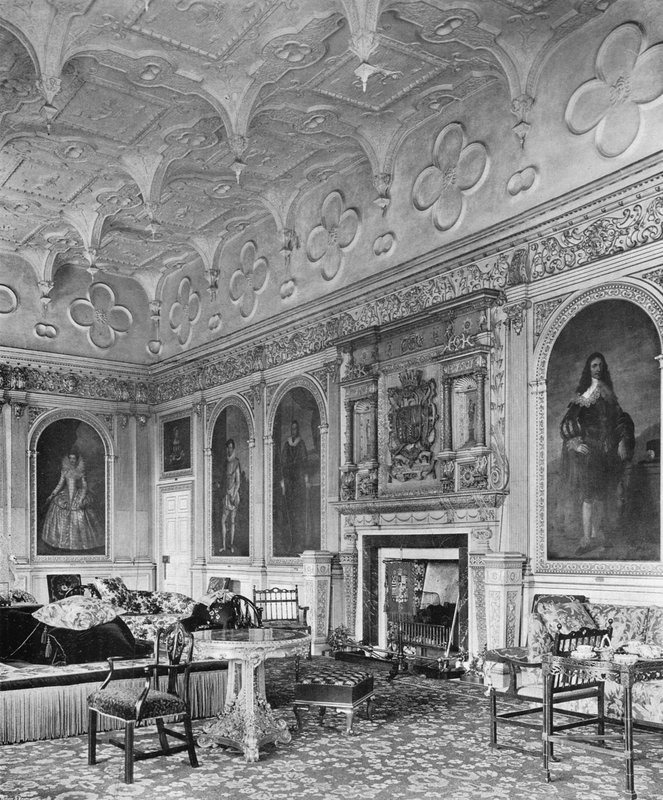 Přijímací místnost s rybím stropem (černobílá fotografie) od Charles Latham
