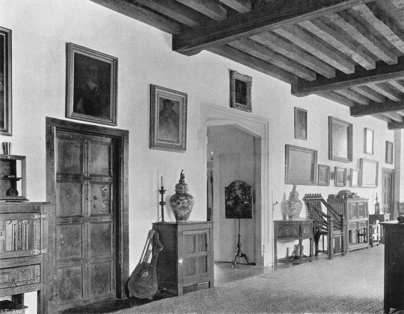 Galerie (černobílá fotografie) od Charles Latham