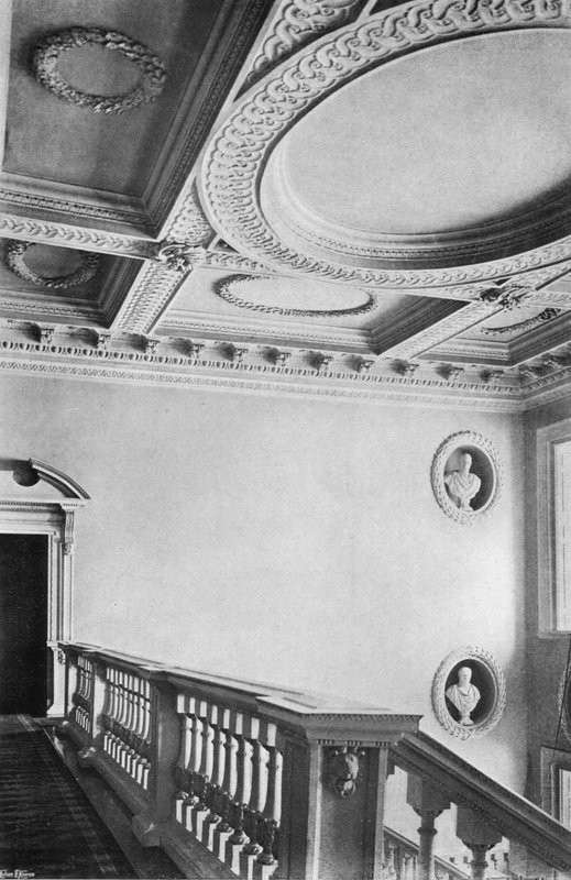 Galerie sálu od Charles Latham