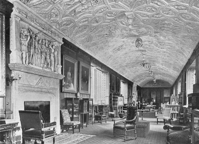 Dlouhá galerie (černobílá fotografie) od Charles Latham