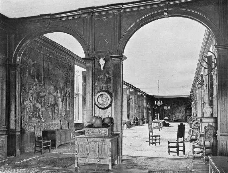 Dlouhá galerie od Charles Latham