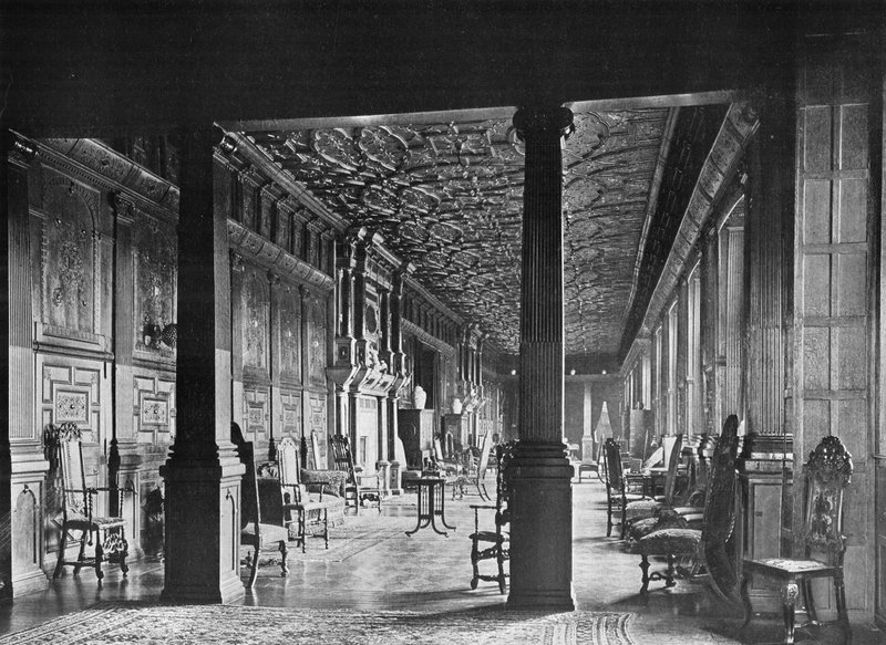 Dlouhá galerie při pohledu na východ od Charles Latham