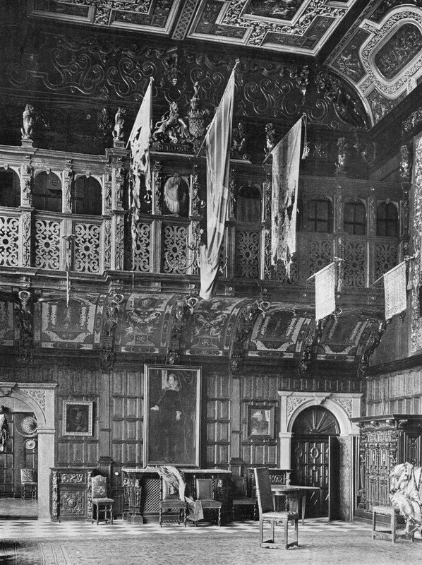 The Marble Hall, East End (černobílá fotografie) od Charles Latham