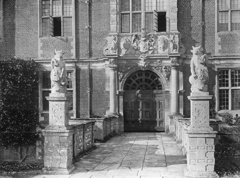 Veranda a most (černobílá fotografie) od Charles Latham
