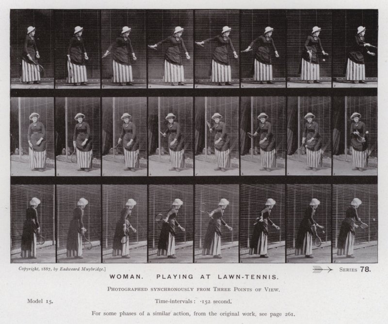 Lidská postava v pohybu: Žena, hrající na trávníku (černobílá fotografie) od Eadweard Muybridge