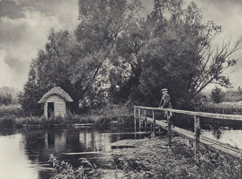 Chata na vodě Leckford (čb fotografie) od Edward Alfred Barton