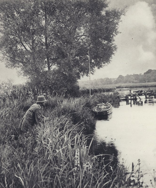 U mostu Eel-pot Bridge v Leckfordu (čb fotografie) od Edward Alfred Barton