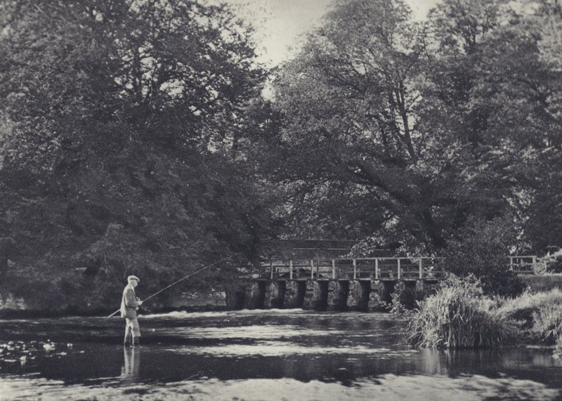Čtrnáct poklopů na řece Nadder (čb fotografie) od Edward Alfred Barton