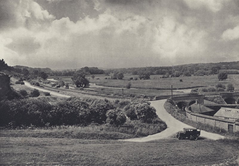 Údolí Test Valley z Chilbolton Down (čb fotografie) od Edward Alfred Barton