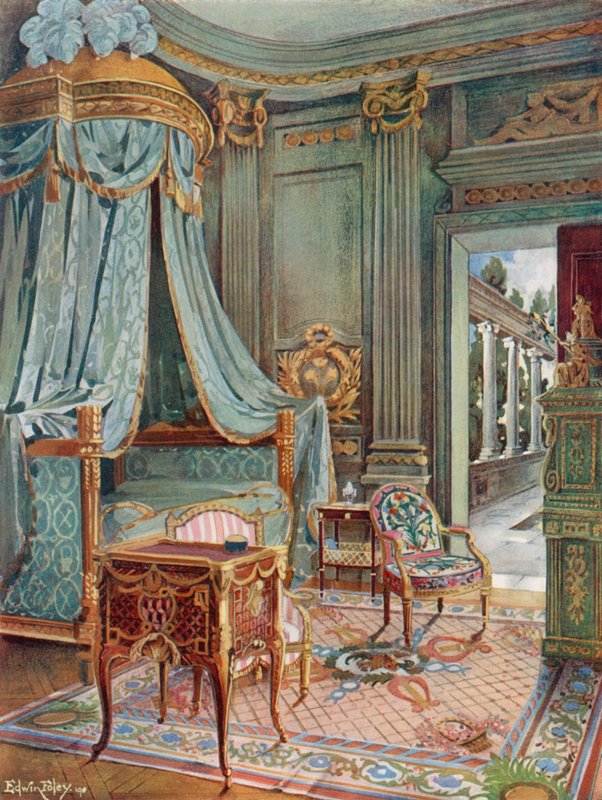 Vyřezávaná a pozlacená klenutá postel. Bureau-Toilette (nebo Petit Secretaire) v Marqueterie. Cartonnier v zeleném laku od Edwin John Foley