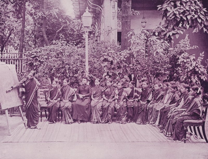 Hinduistická dívčí škola od English Photographer